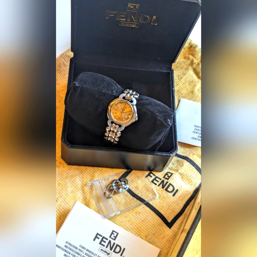 Fendi Vintage Ladies Watch 1800L - Picture 9 of 12